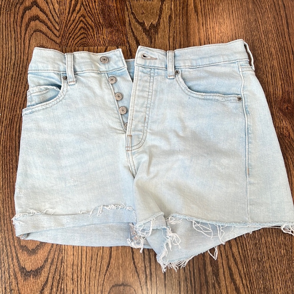 Old Navy Jean Shorts size 6, great condition - worn maybe twice